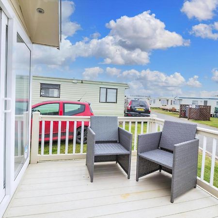 Beautiful 6 Berth Caravan By The Beach In Suffolk Ref 40076Nd Lowestoft Exterior foto