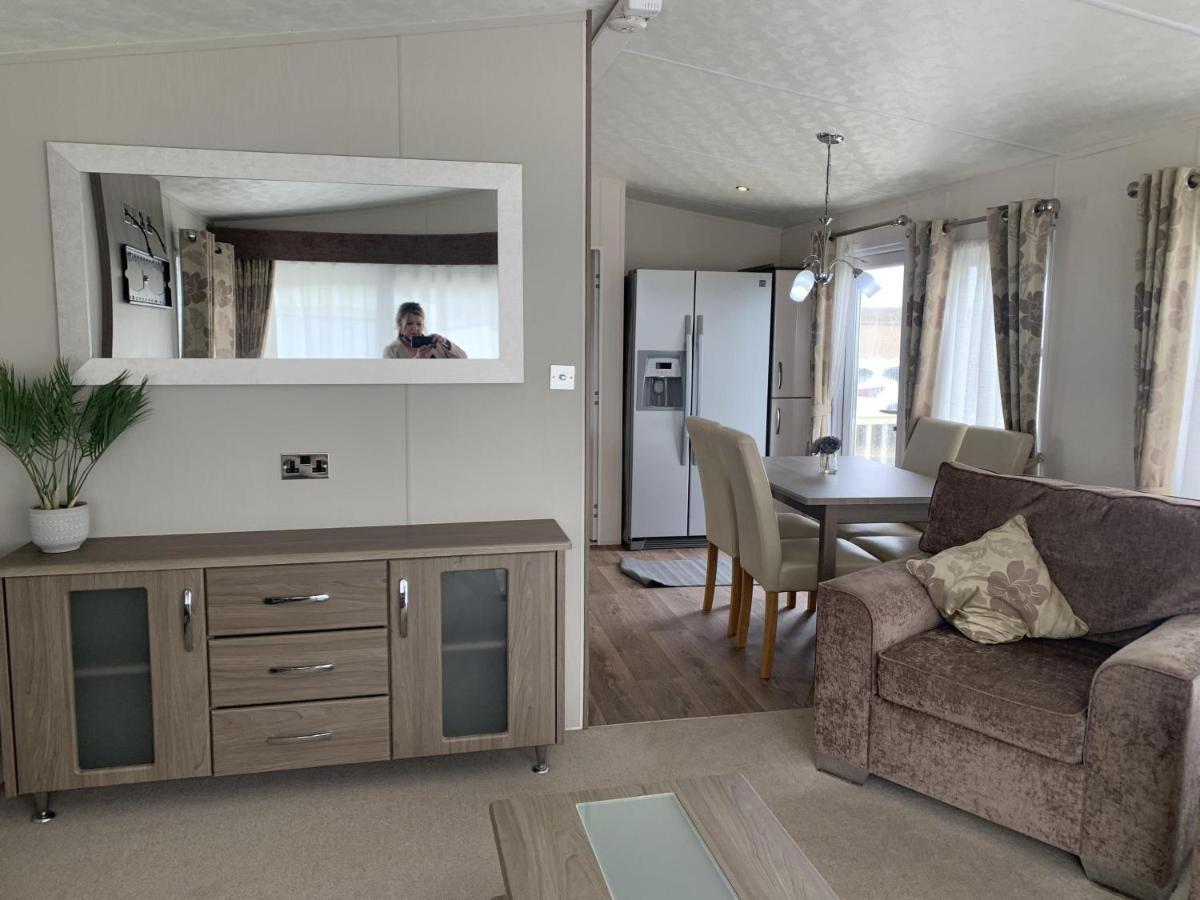 Beautiful 6 Berth Caravan By The Beach In Suffolk Ref 40076Nd Lowestoft Exterior foto