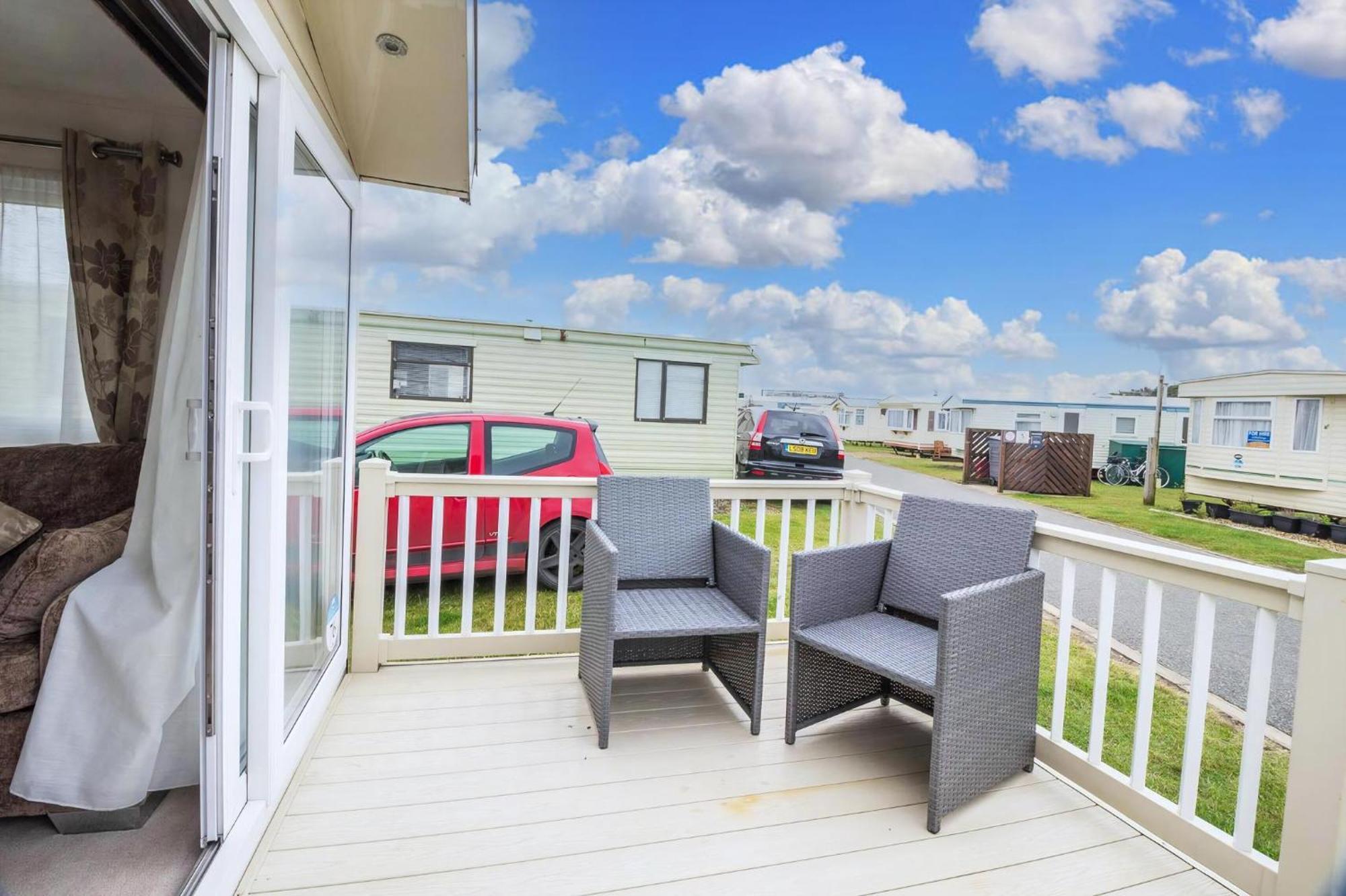 Beautiful 6 Berth Caravan By The Beach In Suffolk Ref 40076Nd Lowestoft Exterior foto