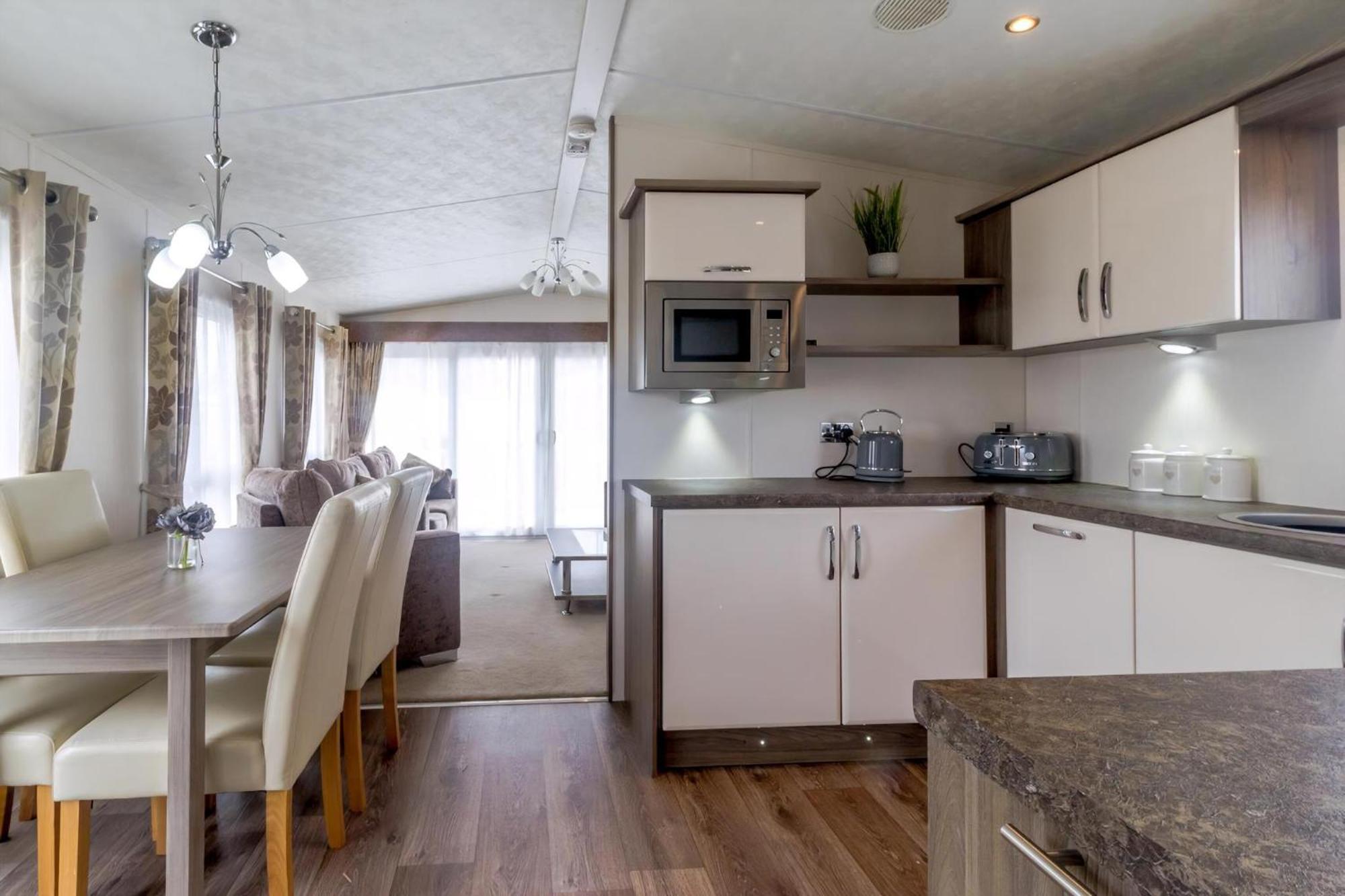 Beautiful 6 Berth Caravan By The Beach In Suffolk Ref 40076Nd Lowestoft Exterior foto
