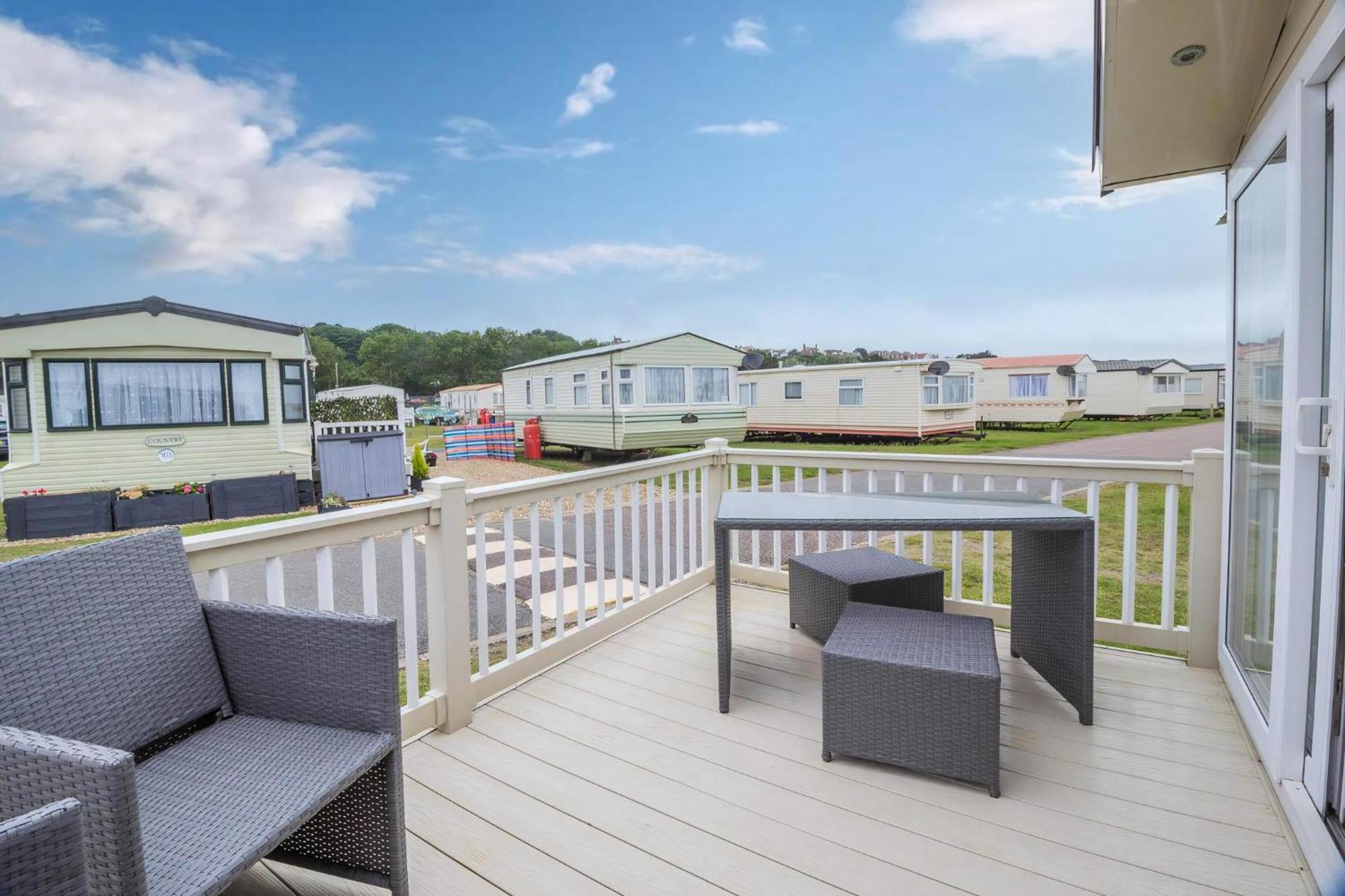 Beautiful 6 Berth Caravan By The Beach In Suffolk Ref 40076Nd Lowestoft Exterior foto