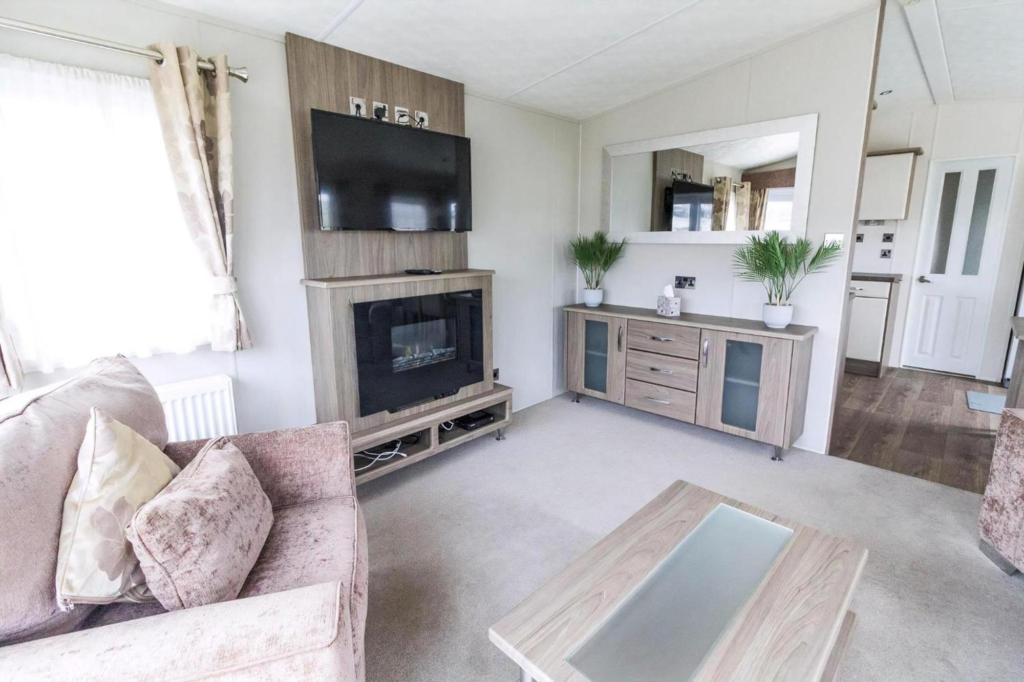 Beautiful 6 Berth Caravan By The Beach In Suffolk Ref 40076Nd Lowestoft Exterior foto